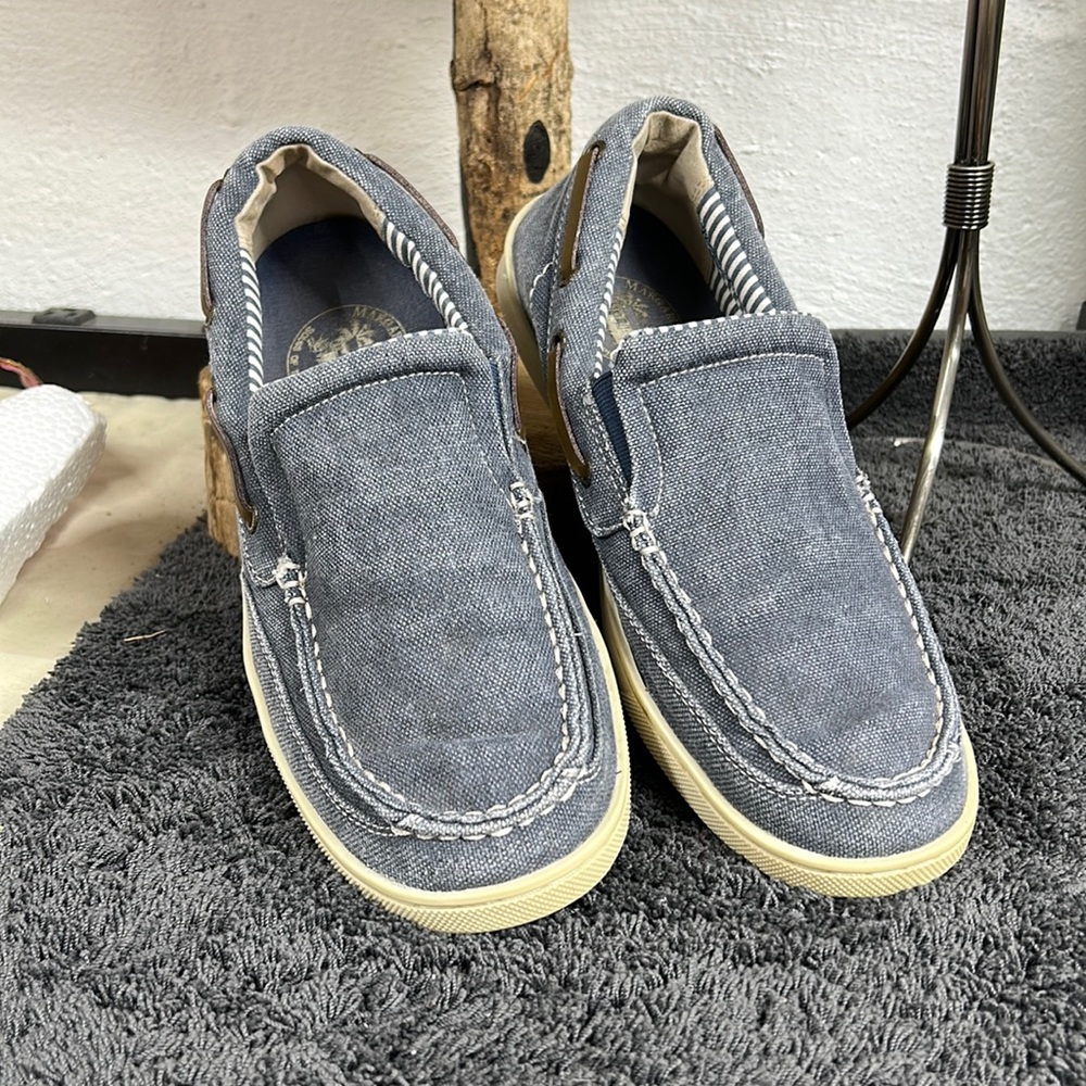 Margaritaville blue denim slip on tennis shoes size 10.5